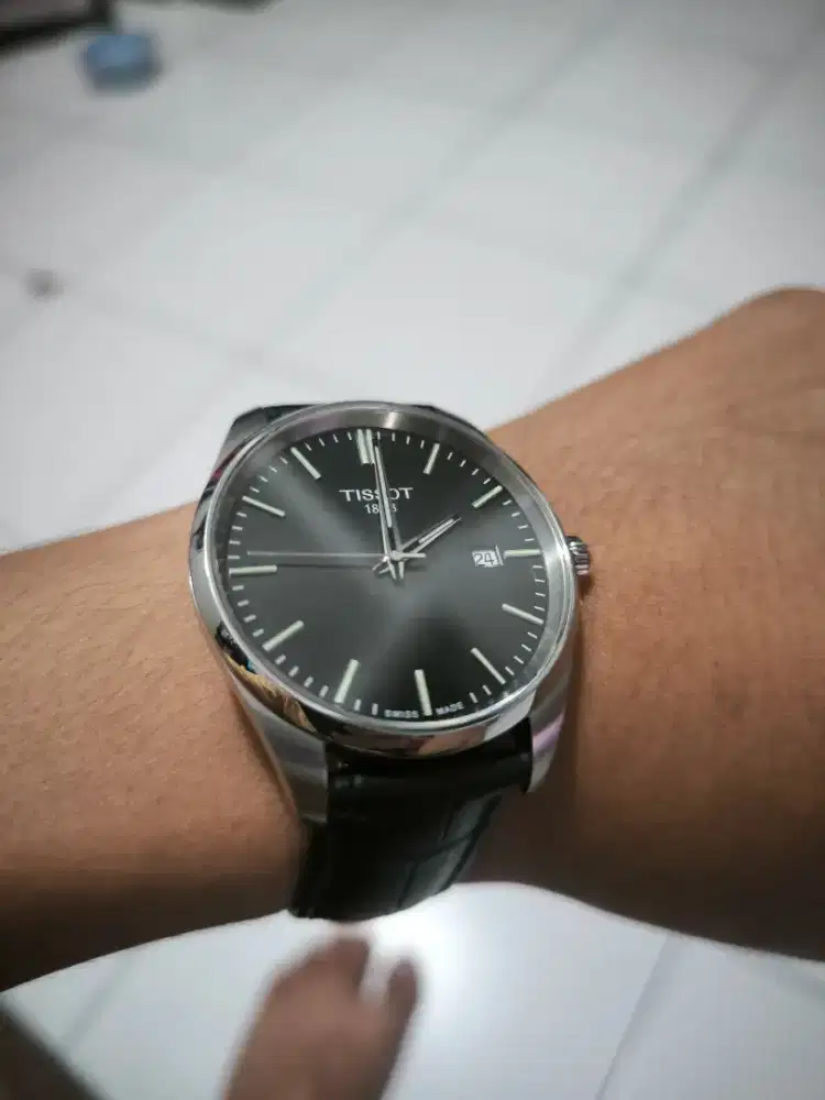 Jam Tangan Tissot PR 100 40mm Quartz Black Dial