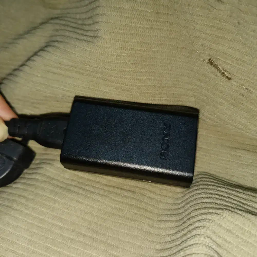 Adaptor Sony AC UU 12