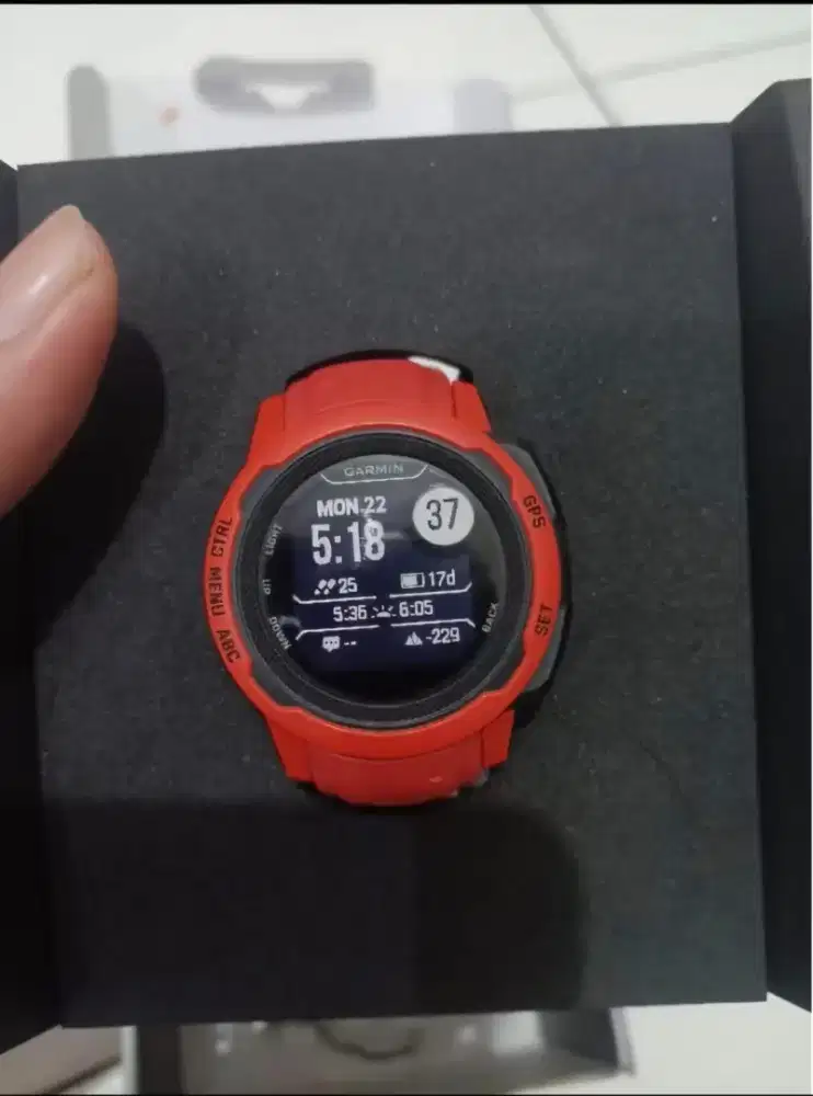 Garmin insticnt 2s bekas