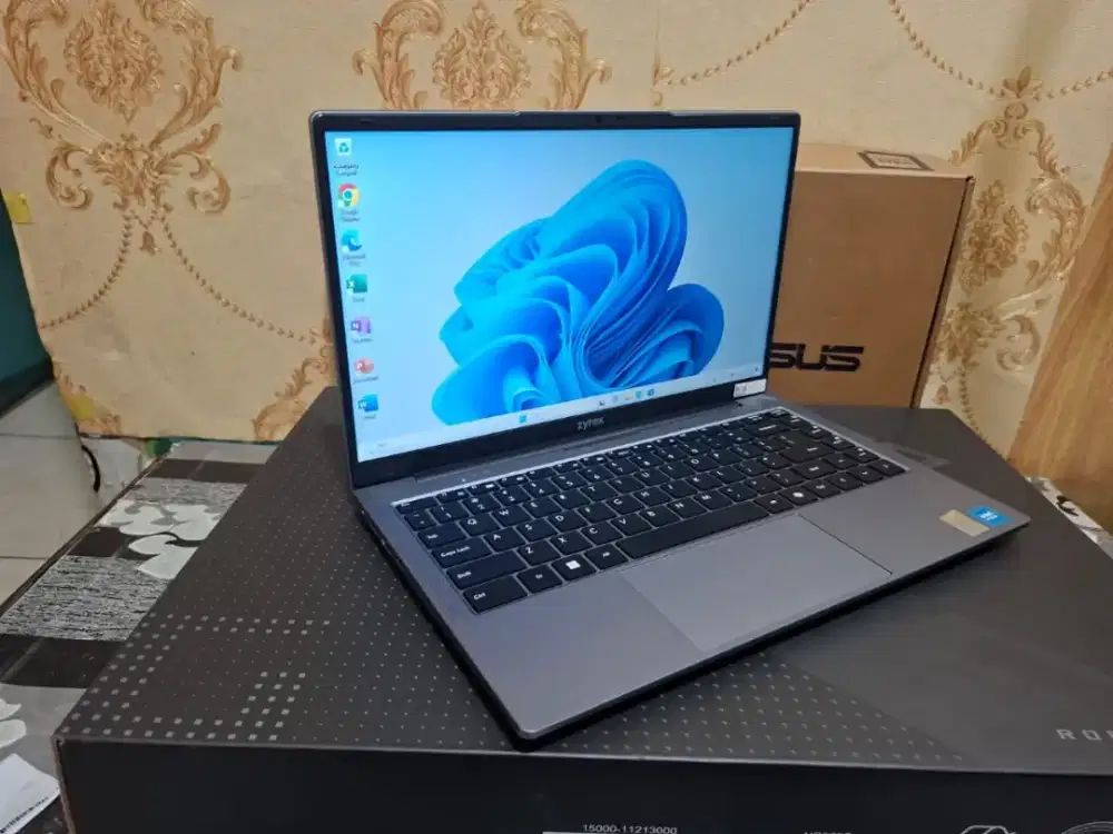 Laptop Zyrex  Lifebook (Light Grey)