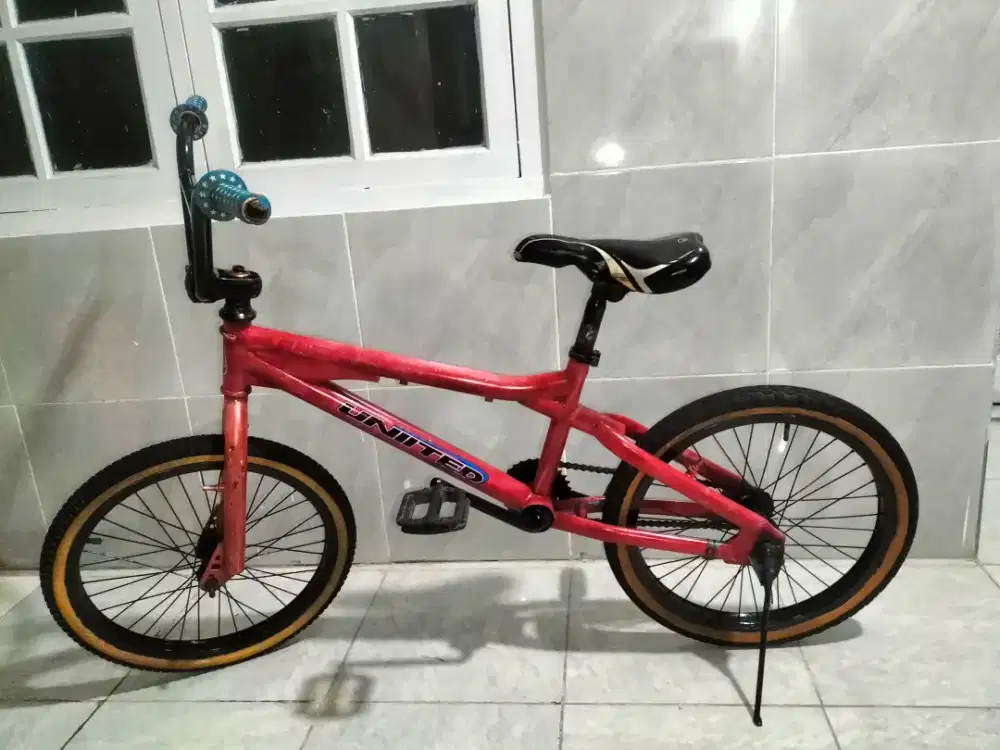 Sepeda BMX ukuran 20 rem tarpedo kondisi normal