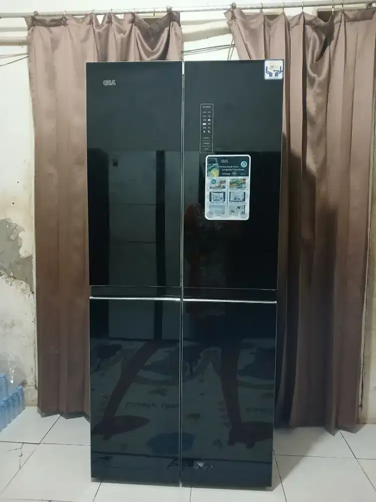 Dijual kulkas side by side gea 4 pintu kondisi mulus