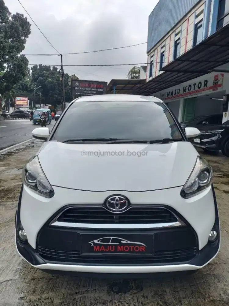 TOYOTA SIENTA V 2017 MATIC