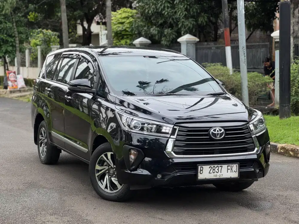 Toyota Kijang Innova V 2.4cc Diesel at 2022 Hitam Metalik