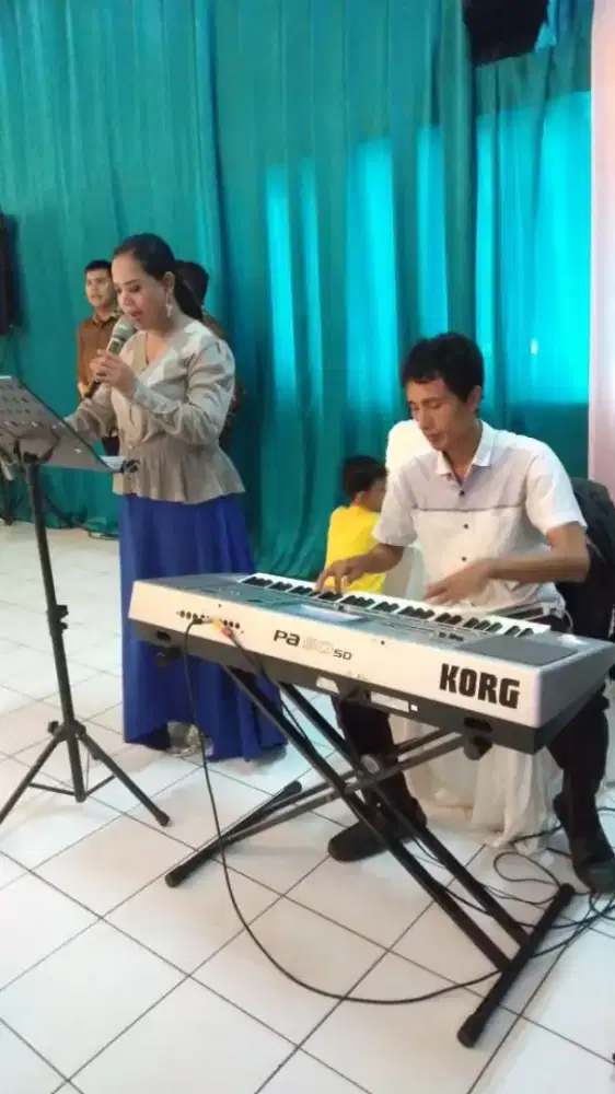 Alat music dan leptop di cari tuk di beli