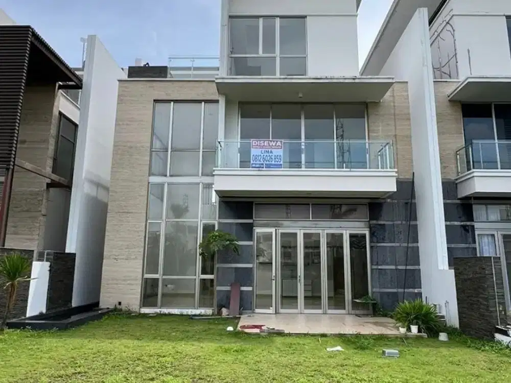 Dijual Rumah PIK Golf Island Mozart View Golf 3Lt Uk 420m² kitchen set at Jakarta Utara