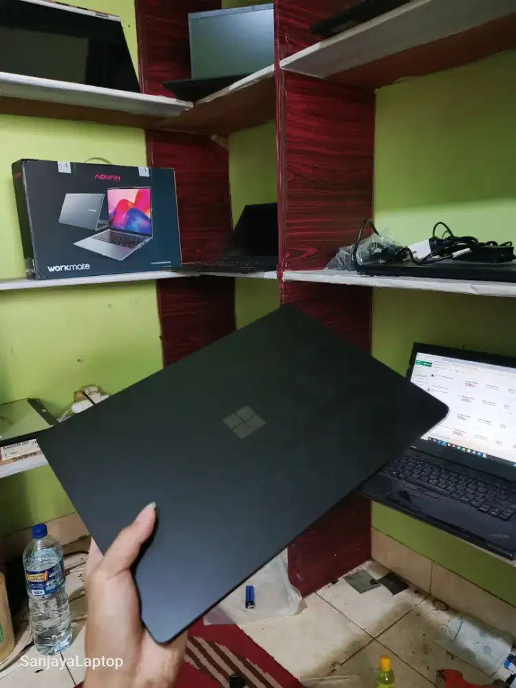 MICROSOFT LAPTOP SURFACE 4 CORE i7-11Th Ram 32Gb SSD 1tb mantap mulus