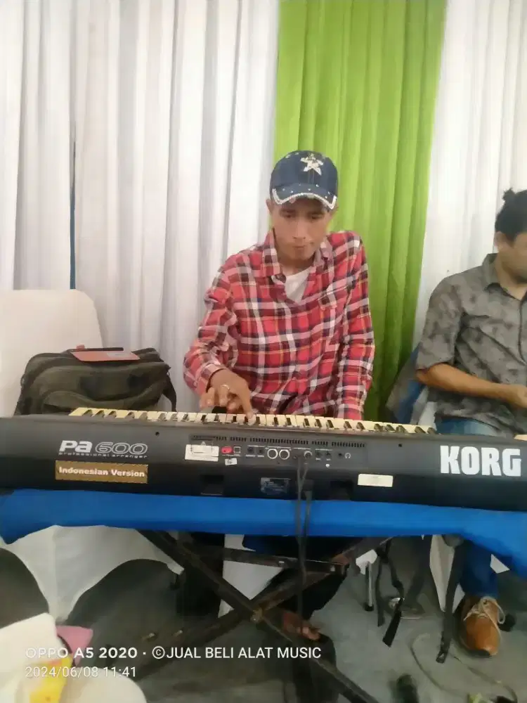 Alat music di cari & jasa pengiring