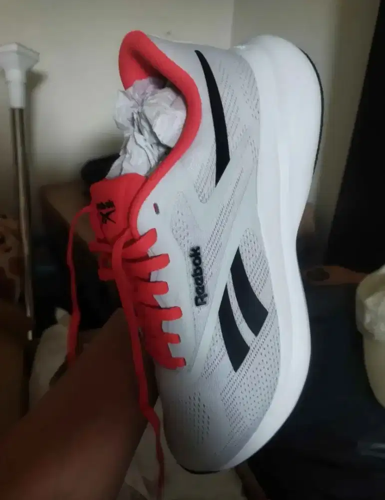 Sepatu running Reebok Energen run 4 men Size 42 baru 2 kali pakai