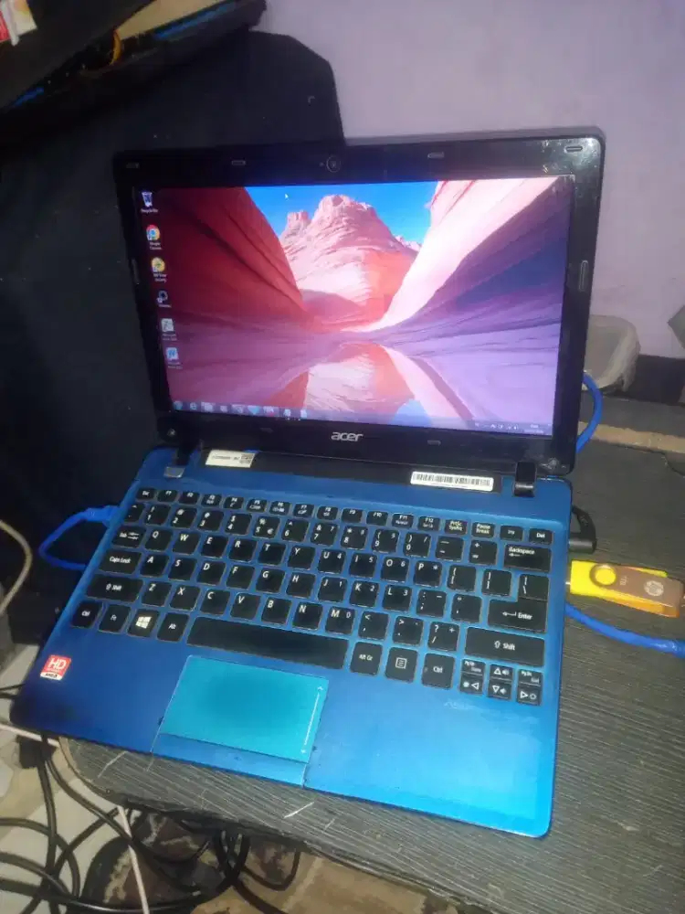Jual cepat Laptop ACER AspireOne 725