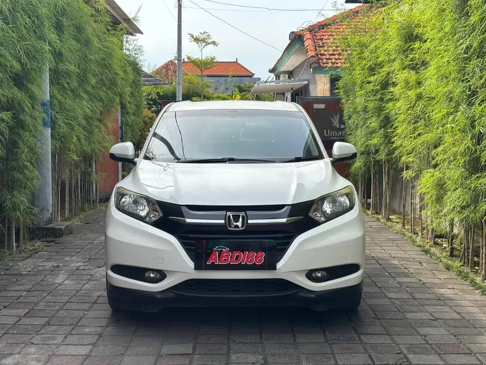 Honda HRV 1.5 E CVT Putih 2016