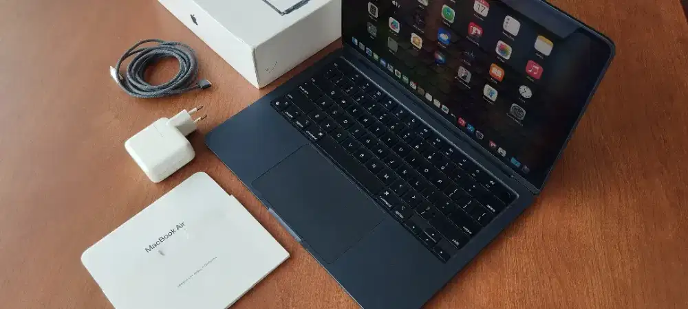 Macbook Air M2 13.6 inch Memory 8 Ssd 256 Fullset Original ex iBox