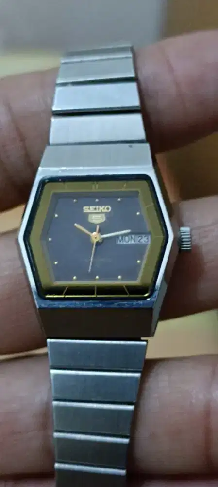 Jam tanhan seiko 5 vintage hexagonal original  ( cewek )