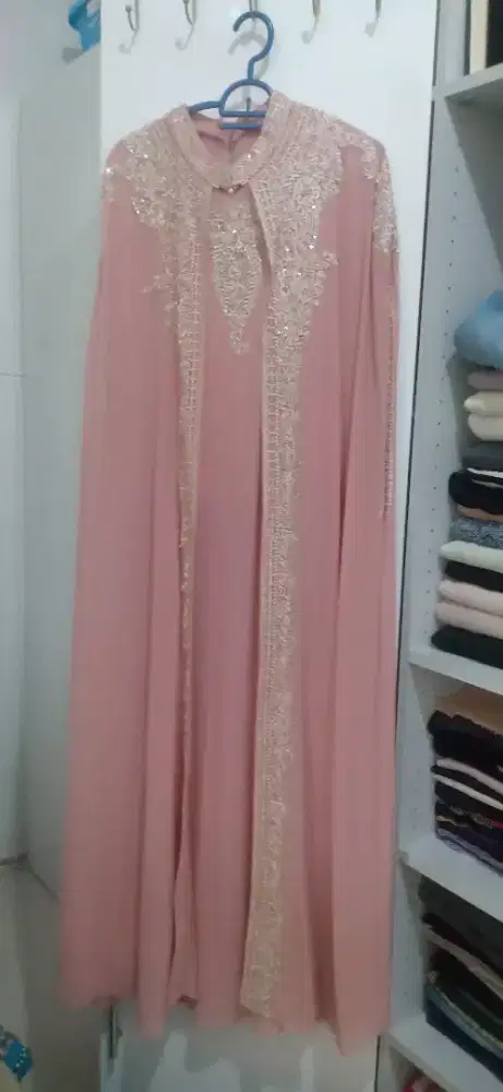 Gamis pesta atau lebaran
