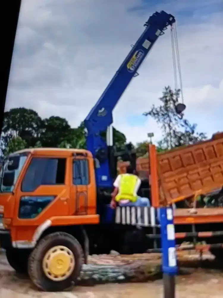 Truck crane capasitas 10 ton tahun 2014