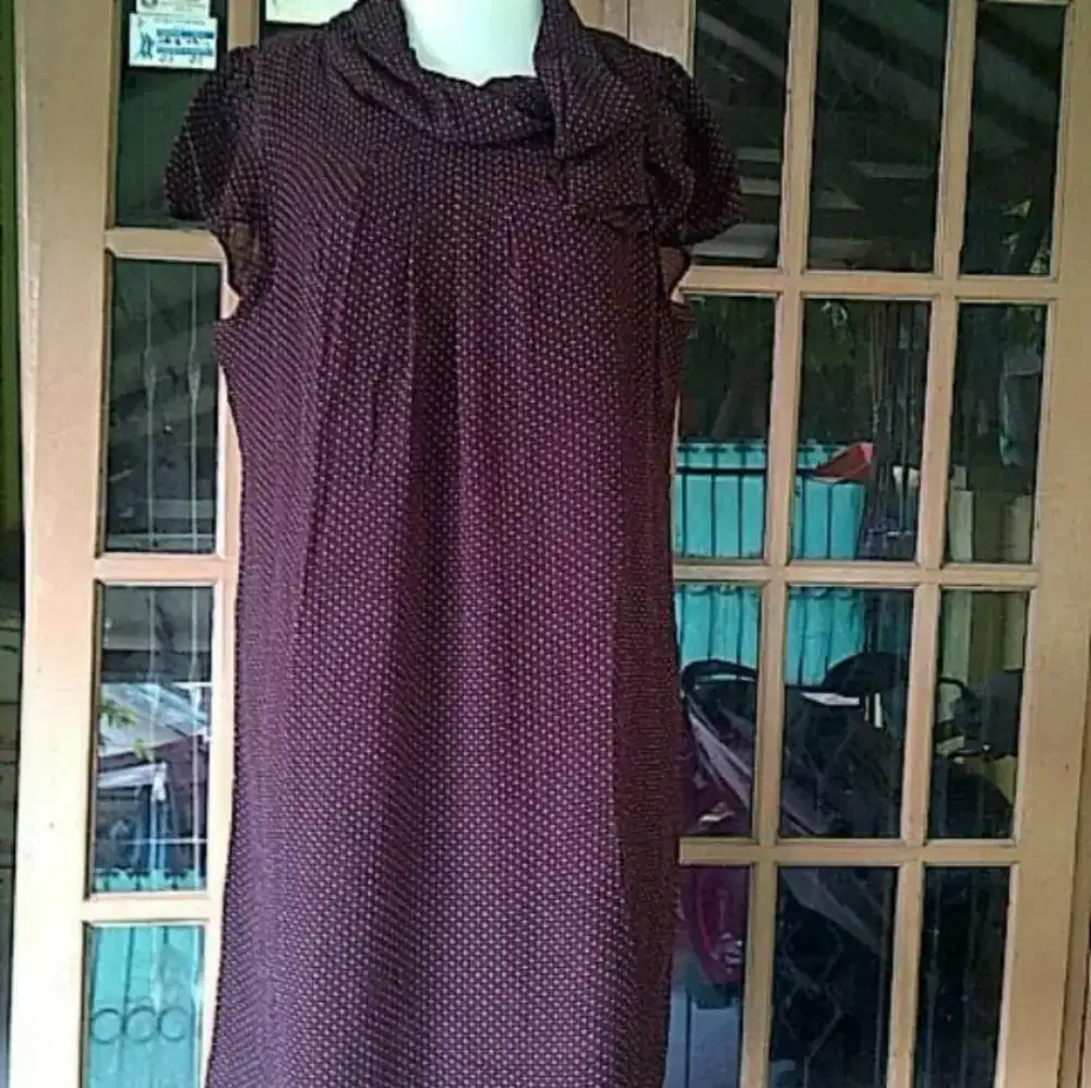 Blouse polkadot coklat