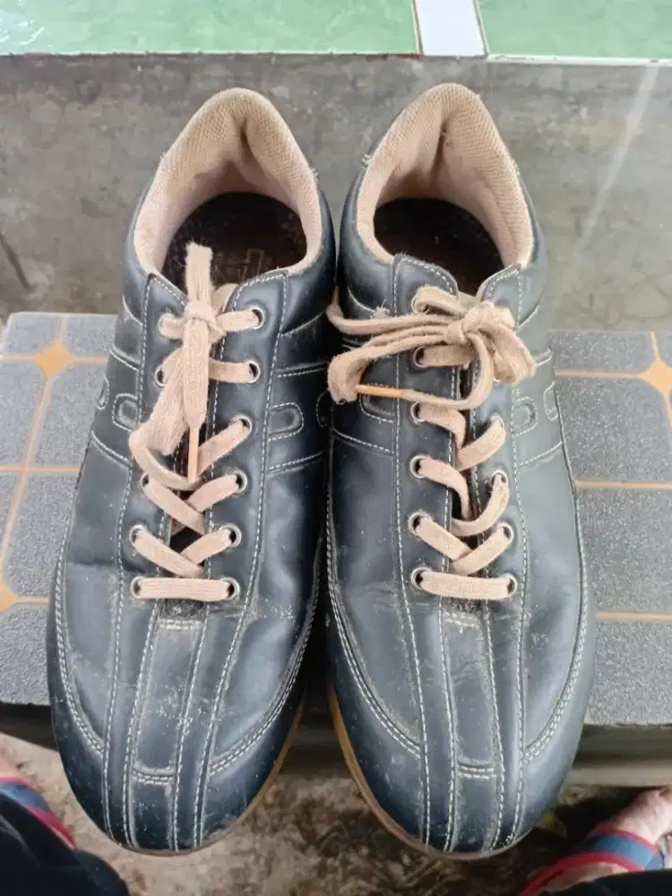 Sepatu hawkins size 44
