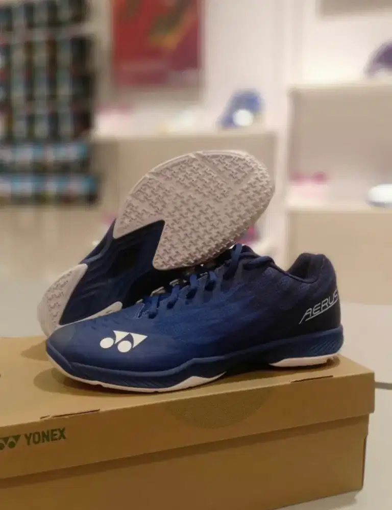 Mega SALE Sepatu badminton yonex tipe aerus z men original 100%