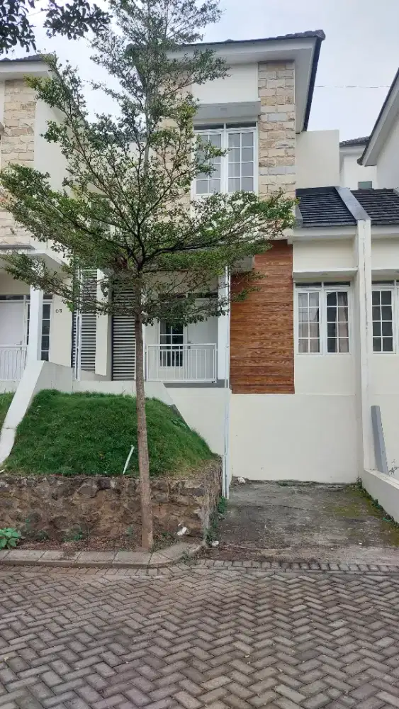 Villa 2 lt Alamanda Hill / Grand Sekar Asri  Dau Malang