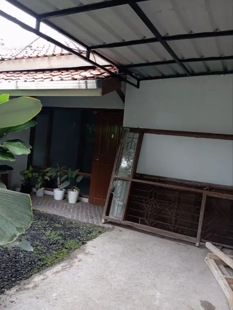 Dijual rumah siap huni baru renovasi sayap Taman kopo indah  dekat Tol