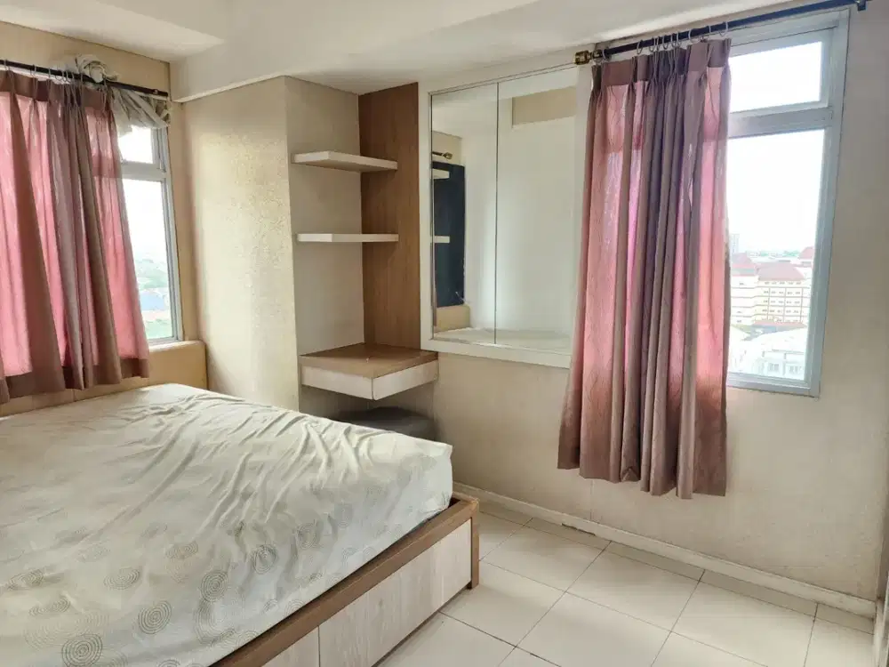 ready disewakan apartemen green lake sunter,tipe 2bedrooms full furnished,view city,hadap utara,AC 3, 14 juta/3bulan