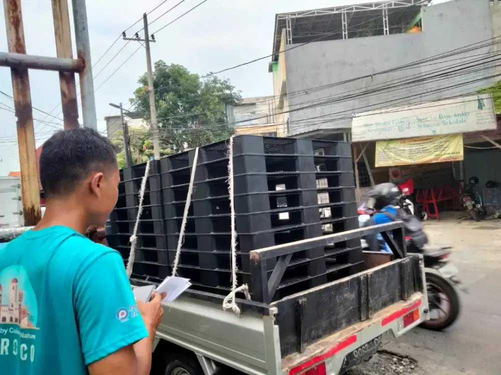 Palet plastik baru siap supply