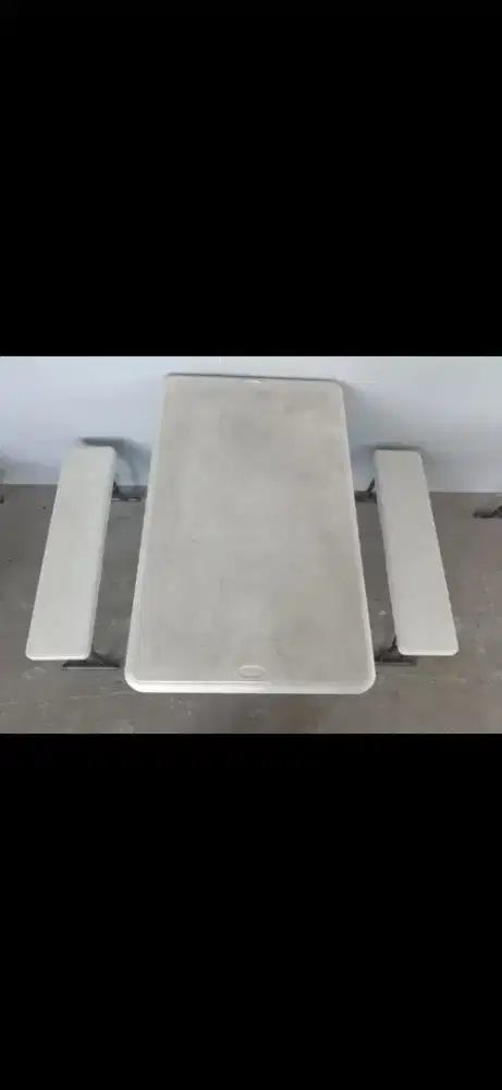 Meja krisbow 1 set dengan kursinya