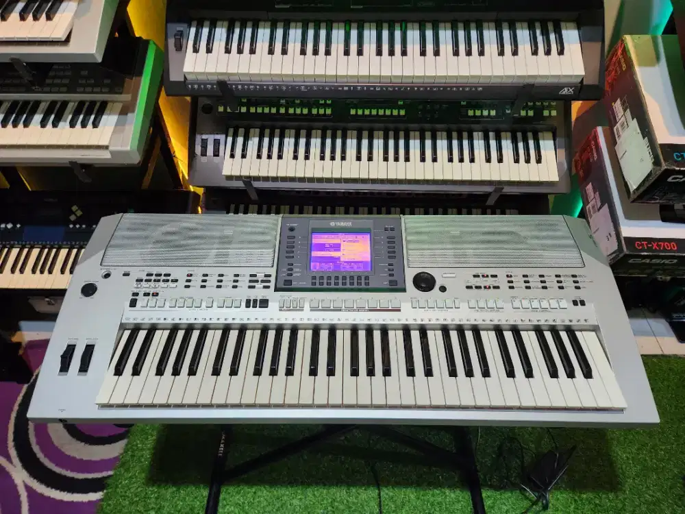 Keyboard yamaha psr s 700