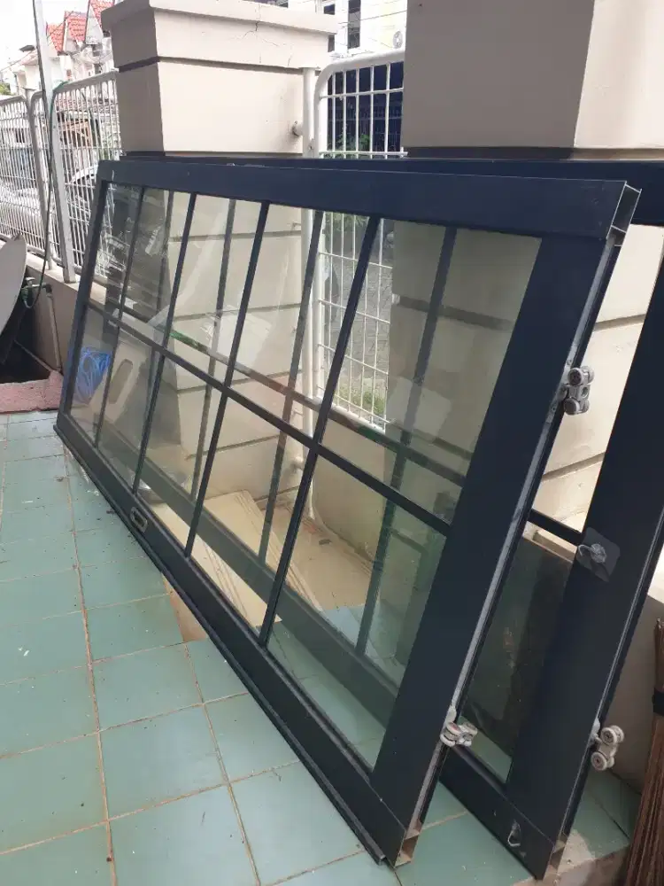 Dijual 2 pcs Pintu kaca sliding (kiri-kanan)+ pintu kaca buka tutup 1
