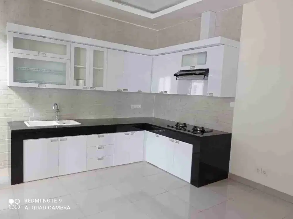 Dijual Rumah Lux Summarecon 
Minimalis Semi Furnished