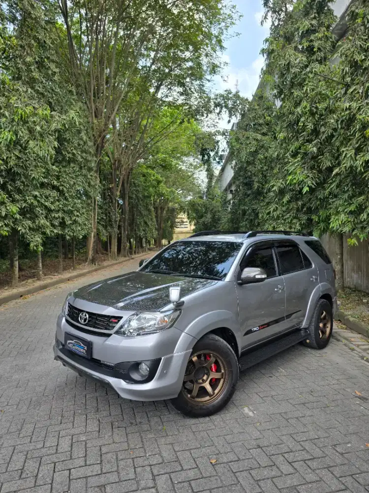 Toyota fortuner vnt trd 2015 A/T Silver