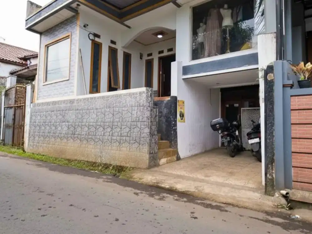 Dijual Rumah 2 Lantai Nyaman Siap Huni Lokasi di Cipageran Cimahi Bandung