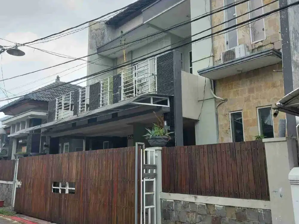 DIJUAL RUMAH 
PERUM GRIYA WAGE ASRI BLOK 1 NO 5-6
KEL. : WAGE
KEC  ; TAMAN
KAB  : SIDOARJO