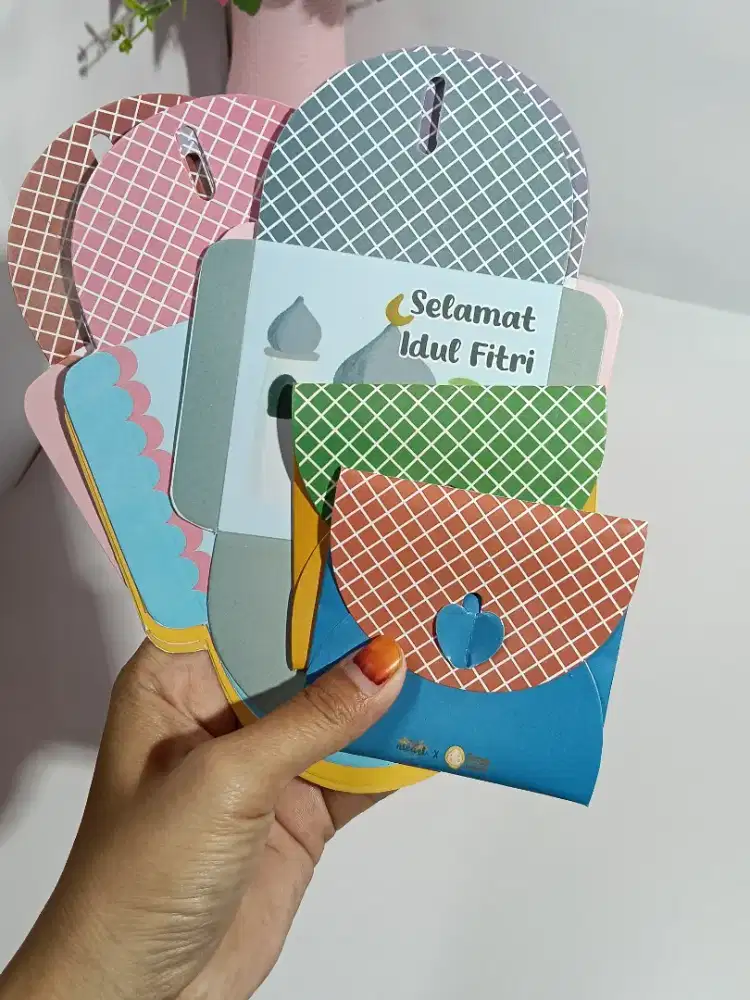 Amplop lebaran kancing love