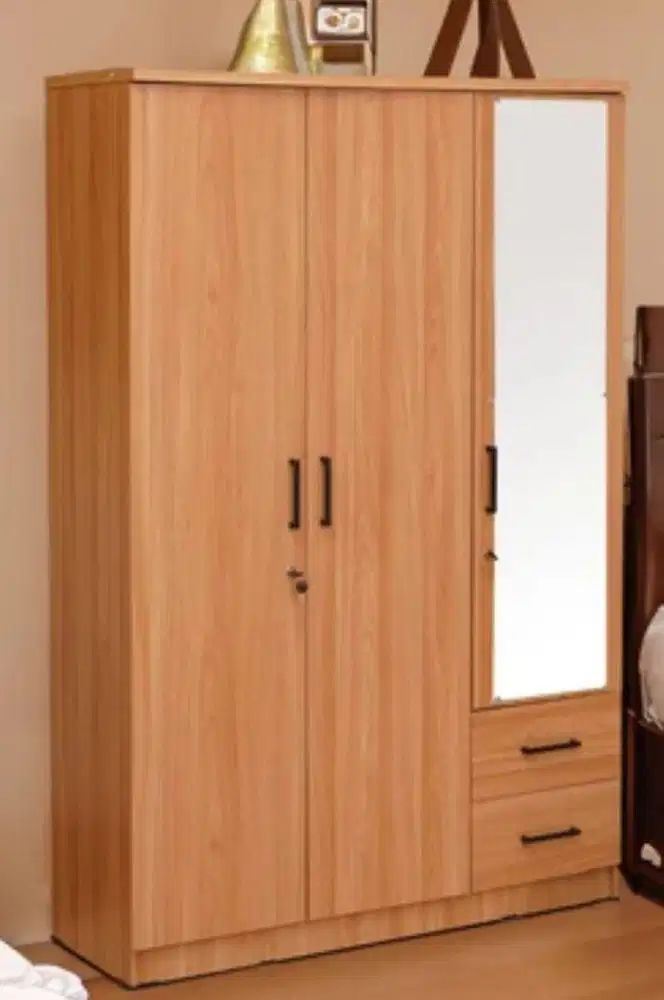 Lemari Pakaian Livia 3 Pintu