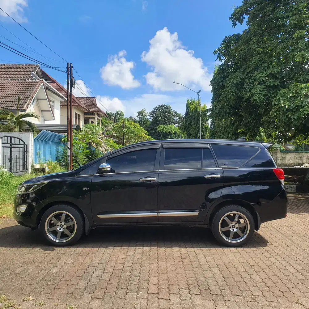Toyota Kijang Innova 2015 Bensin