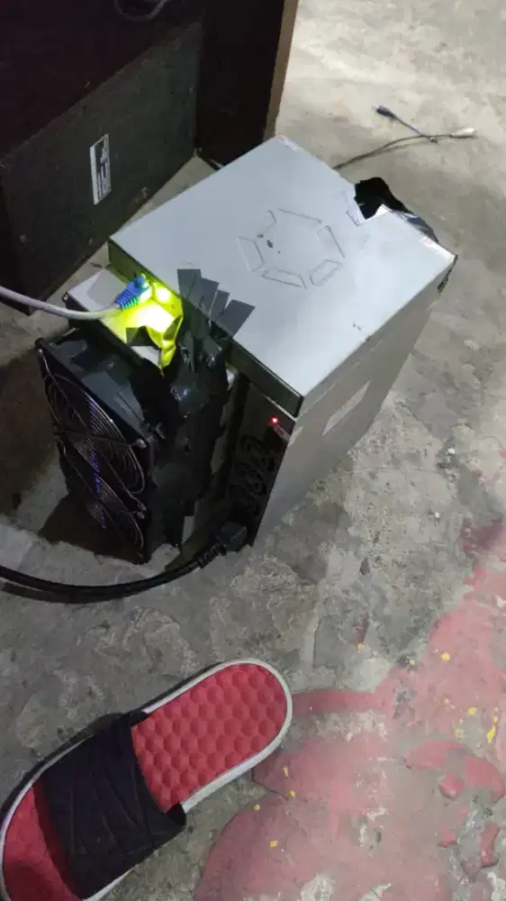 Penambang bitcoin Avalon 1246 dan 1166 pro