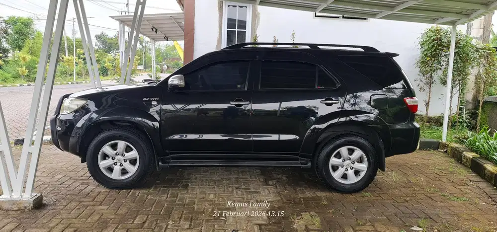 Toyota Fortuner 2011 Bensin