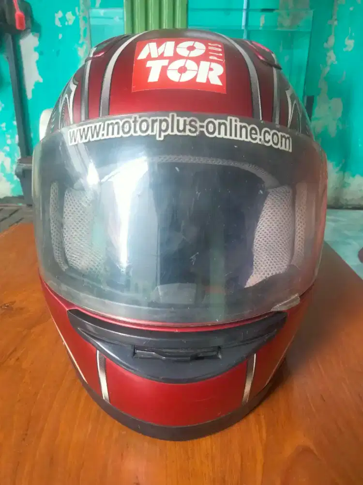 Helm yamaha ori layak pakai minus pemakaian