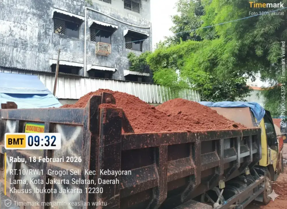 Jasa buang puing dan pengurugan