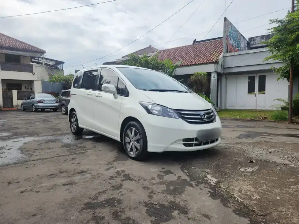 Honda Freed 1.5 PSD Automatic Tahun 2010