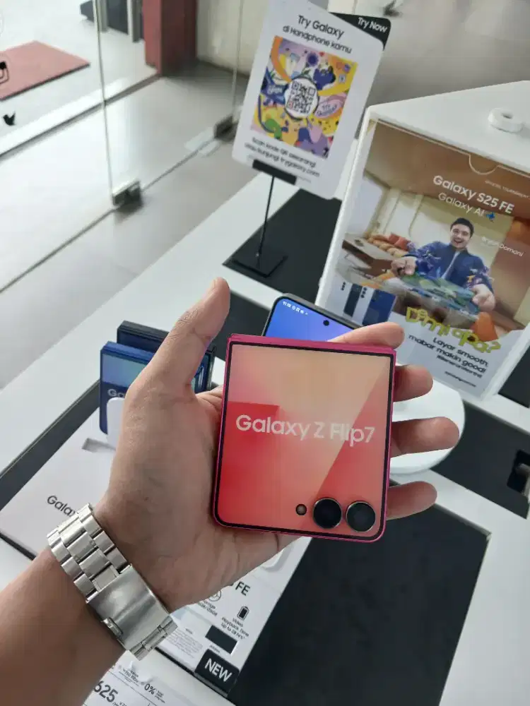 Samsung Galaxy Z Flip7