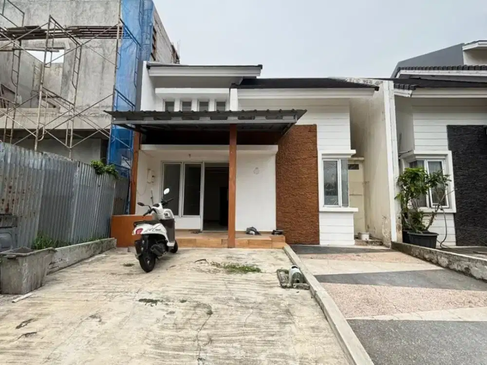 Disewakan Rumah Unfurnished Luas 154M2, Kamar 4, Carpot 2 Mobil, Akses 2Km Langsung Tol Tambun, 1Km Dari Mall Living World Grand Wisata