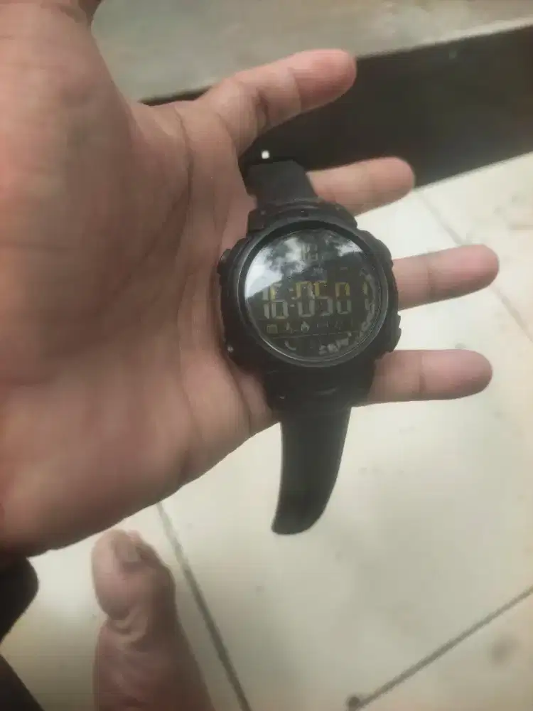 Smartwatch SKMEI 1301 (Hitam)