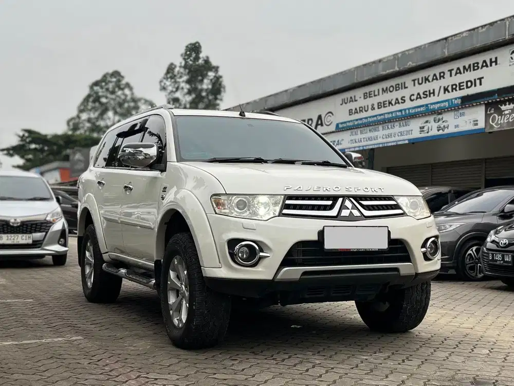 MITSUBISHI PAJERO SPORT DAKAR AT 2014 PUTIH, KM 145RB