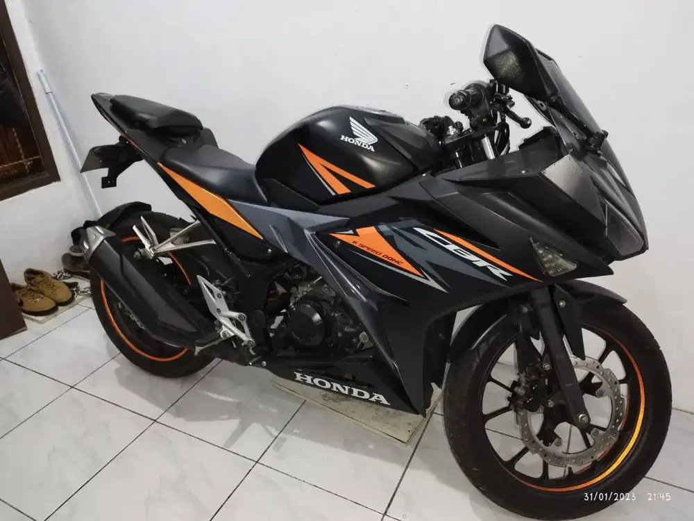 Dijual cepat motor CBR 2019