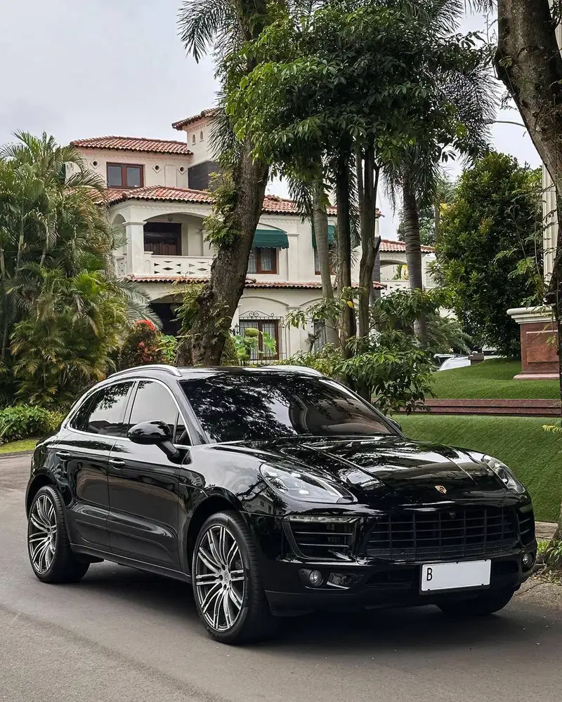 Porsche Macan Turbo 2.0L 2018 Black Hitam 2017 2019 dijual Cepet Bu