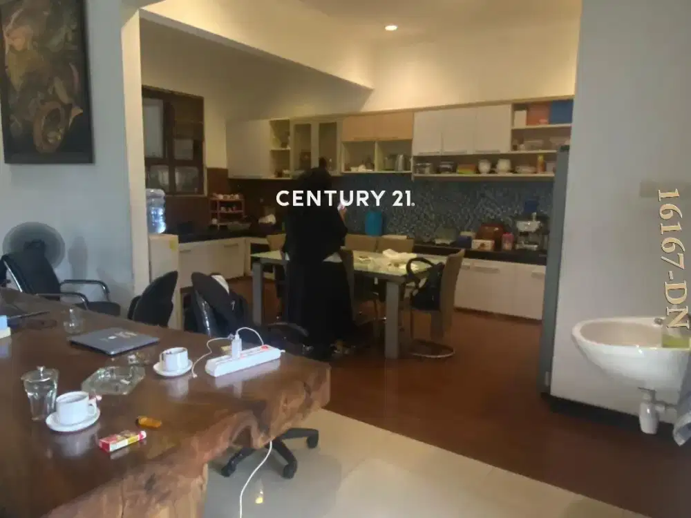 Dijual Rumah Luas N Asri Dengan Halaman Sangat Luas