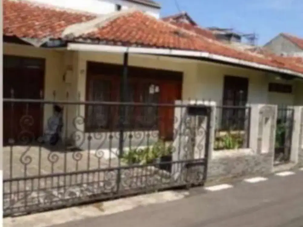 RUMAH IDAMAN ASRI TERAWAT LINGKUNGAN NYAMAN SIAP HUNI DI MARGAHAYU PERMAI BANDUNG