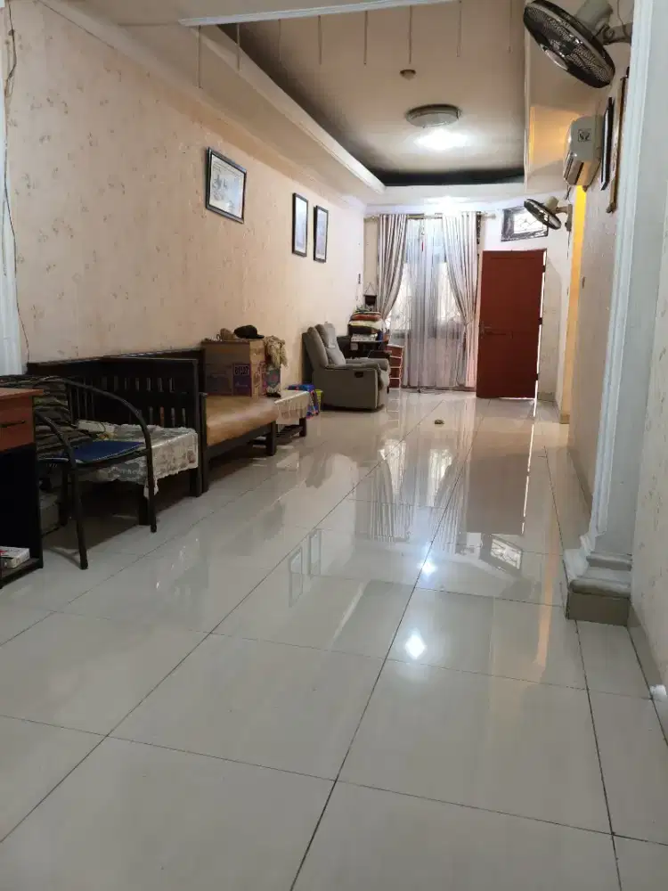 Dijual cepet rumah 1,5 lantai di taman harapan baru Bekasi